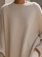 Women oversized pullover sweater in relaxed fit, available in beige black and olive green