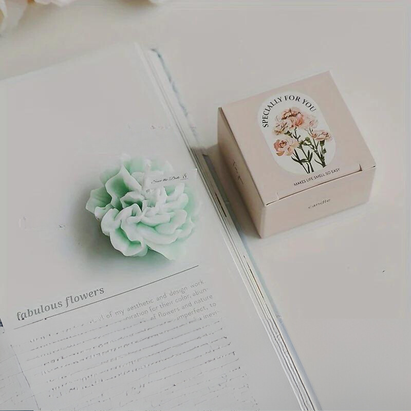 Leah | Scented Candle | Carnation Fragrance, Decorative Gift | Paraffin