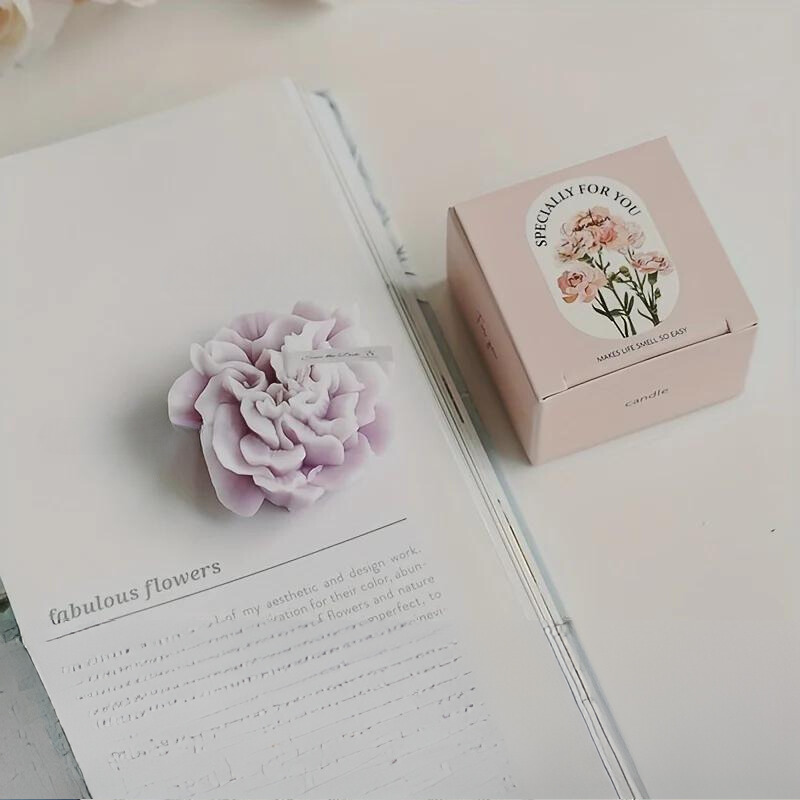 Leah | Scented Candle | Carnation Fragrance, Decorative Gift | Paraffin