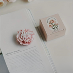 Leah | Scented Candle | Carnation Fragrance, Decorative Gift | Paraffin
