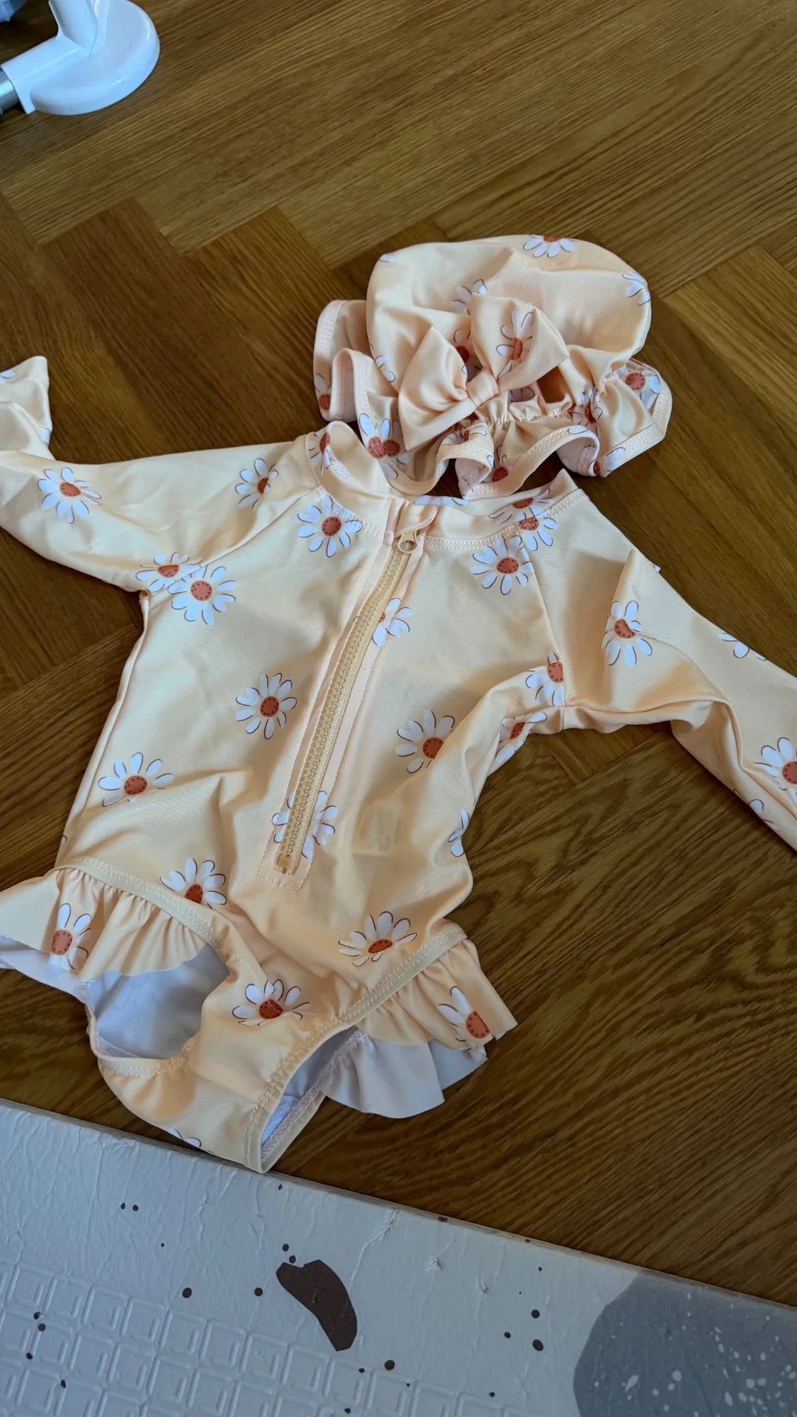 Kids Rash Guard Set Girls Long Sleeve Flower Print Swimsuit Hat
