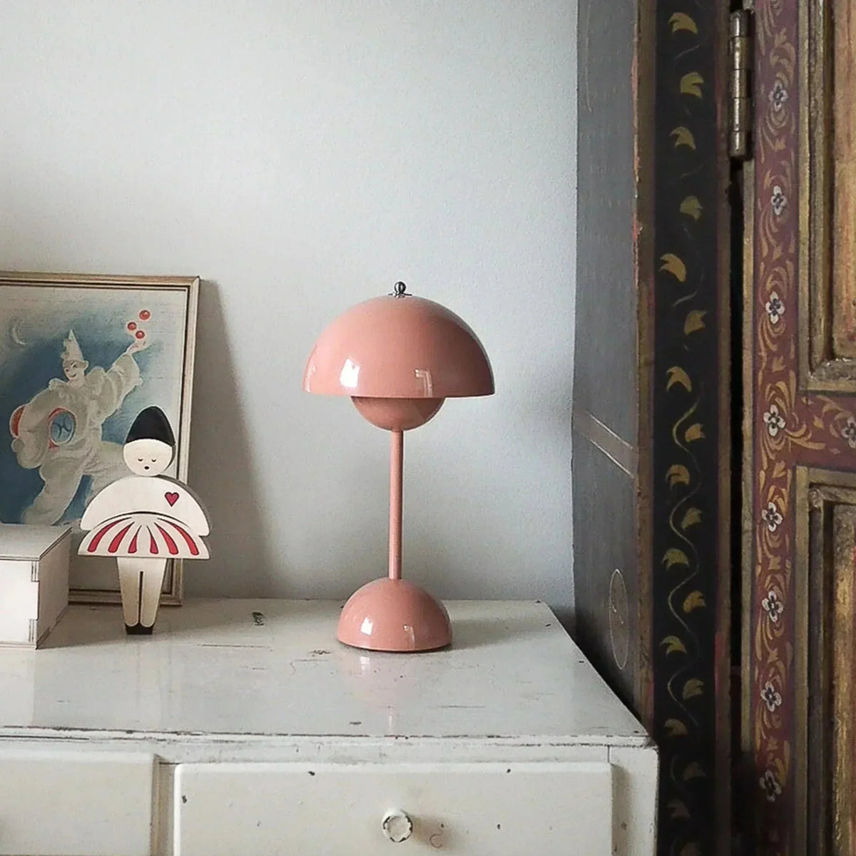 Iris | LED Table Lamp | Wireless, Dimmable, Touch Control | Rechargeable