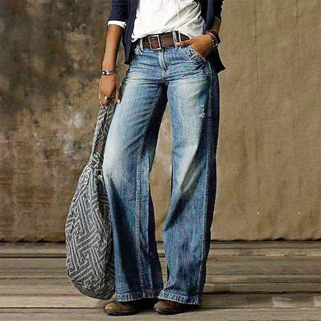 Women trousers light blue tailored fit with eye-catching details