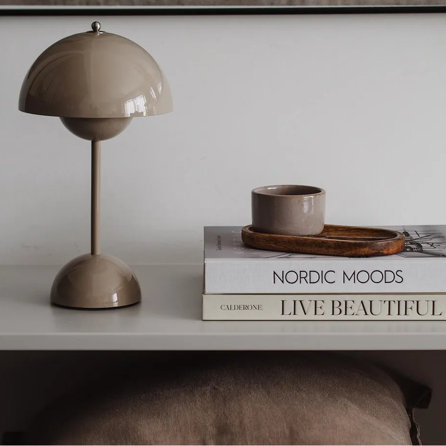 Iris | LED Table Lamp | Wireless, Dimmable, Touch Control | Rechargeable
