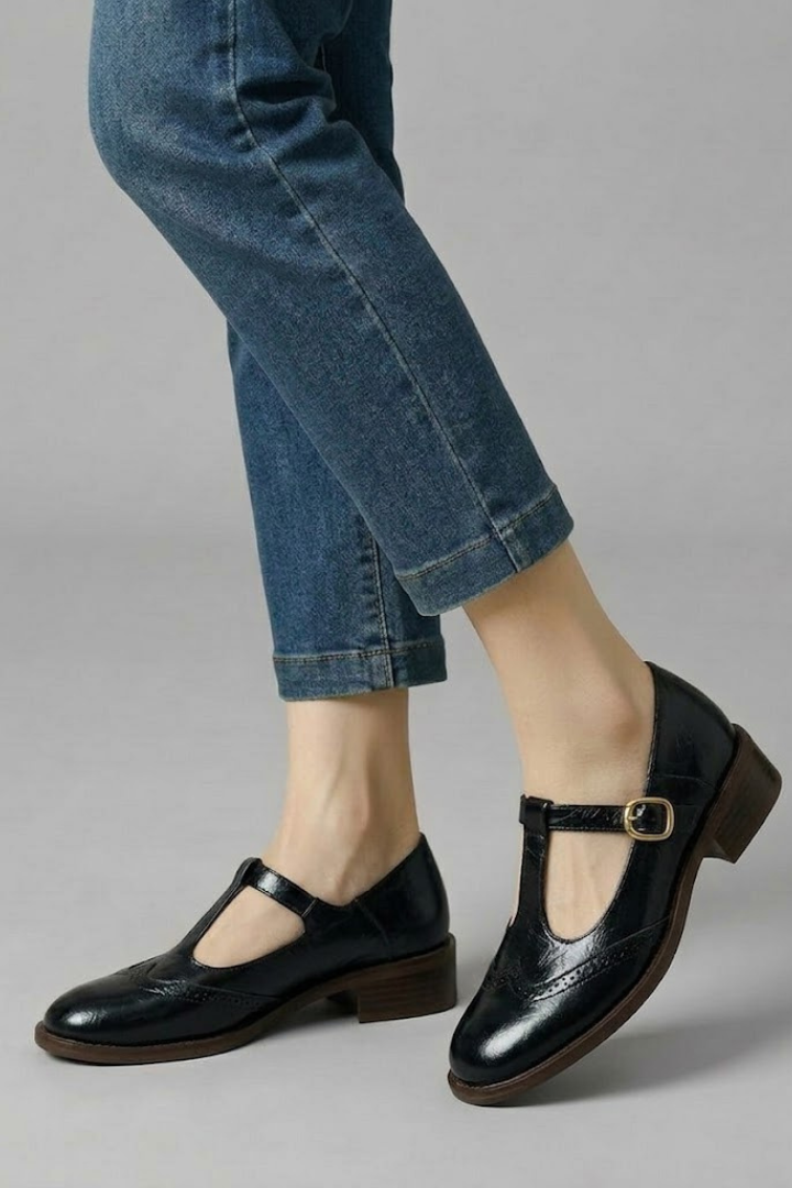 Women Mary Jane Flat Shoes T-Strap Brogue Detail